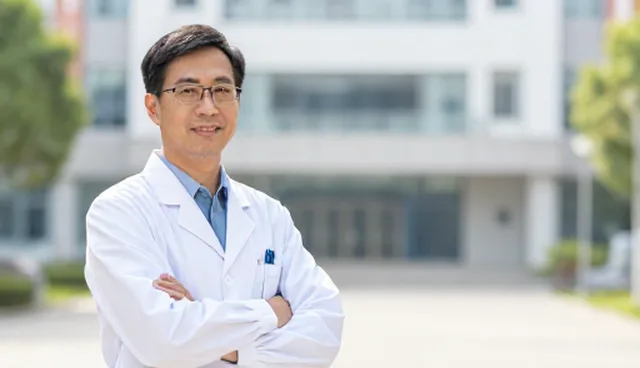 人工费用管理:自主维护与外包服务的取舍分析